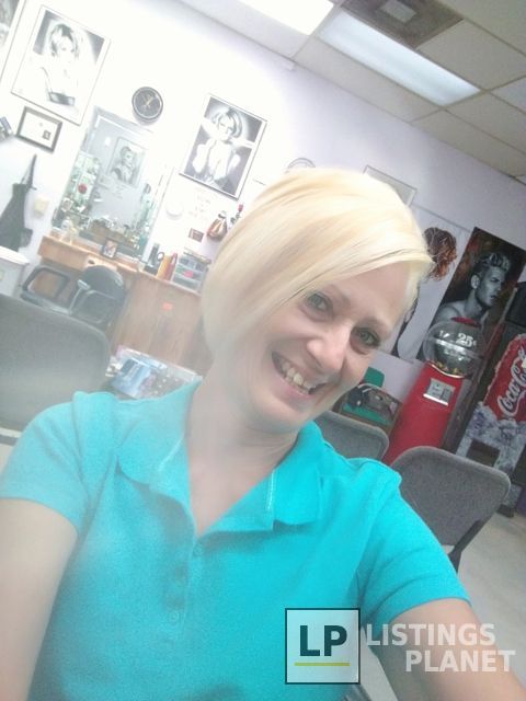 Clip'n Curl Beauty Salon