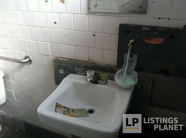 Chevron At Masonic & Fell