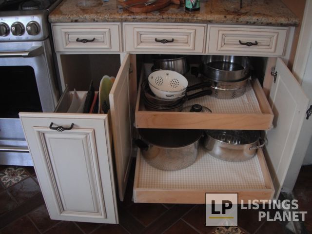 Master Custom Cabinets