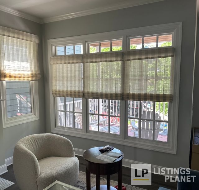 Annas Draperies and Blinds