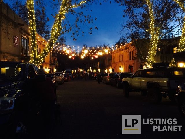 Red Tie Sedan and Limousine